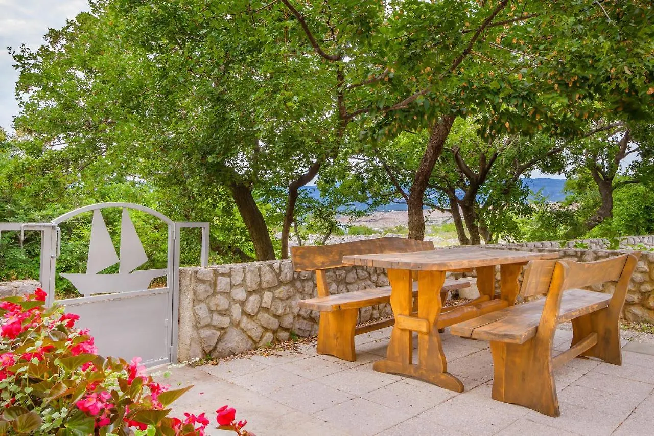 Studio Apartment Omisalj