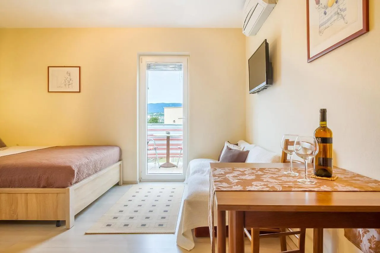 Studio Apartment Omisalj