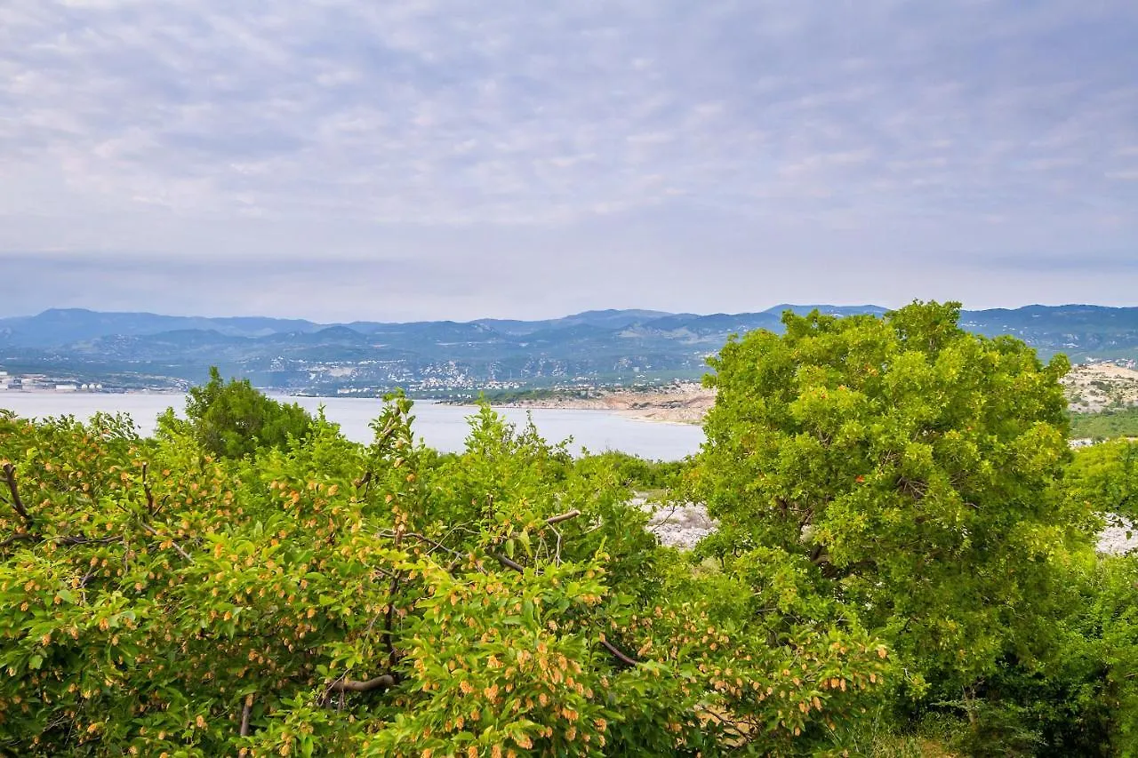 Studio Apartment Omisalj Croatia